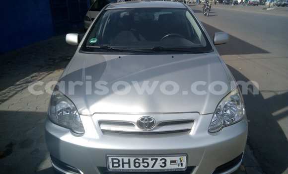 Sayi Na hannu Toyota Corolla Azurfa Mota in Cotonou a Benin Sayi Na hannu Toyota Corolla Azurfa Mota in Cotonou a Benin