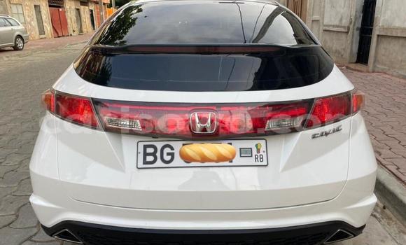 Sayi Na hannu Honda Civic White Mota in Abomey Calavi a Benin
