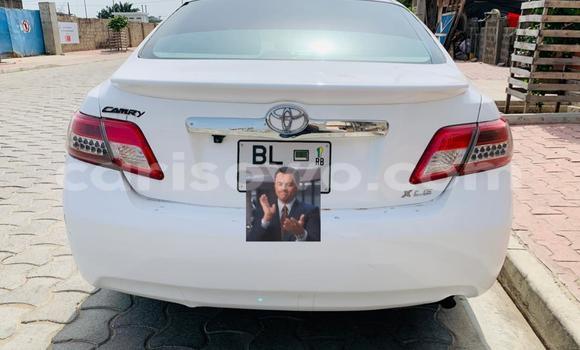 Buy Used Toyota Camry White Car in Cotonou in Benign