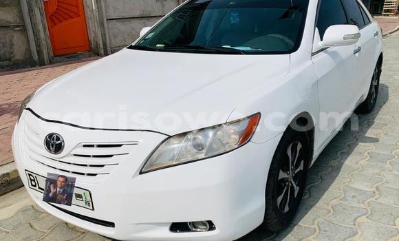 Ra Àlòkù Toyota Camry funfun Ọkọ̀ in Cotonou ni Benin Ra Àlòkù Toyota Camry funfun Ọkọ̀ in Cotonou ni Benin