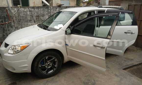Sayi Na hannu Pontiac Vibe White Mota in Cotonou a Benin Sayi Na hannu Pontiac Vibe White Mota in Cotonou a Benin