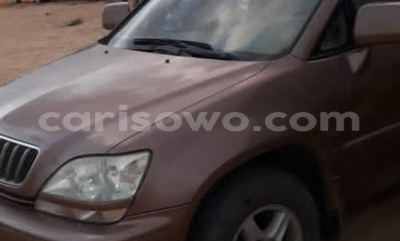 Acheter Occasion Voiture Lexus RX 300 Marron à Cotonou, Benin Acheter Occasion Voiture Lexus RX 300 Marron à Cotonou, Benin
