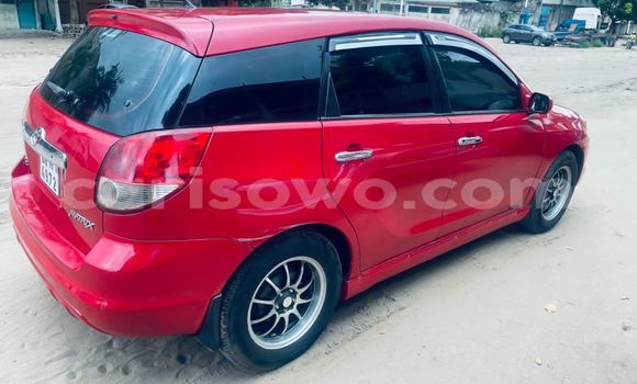 Ra Àlòkù Toyota Matrix Red Ọkọ̀ in Cotonou ni Benin Ra Àlòkù Toyota Matrix Red Ọkọ̀ in Cotonou ni Benin