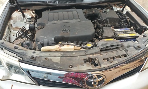 Ra Àlòkù Toyota Camry funfun Ọkọ̀ in Cotonou ni Benin Ra Àlòkù Toyota Camry funfun Ọkọ̀ in Cotonou ni Benin