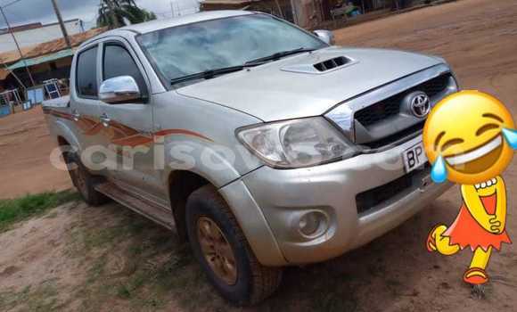Ra Àlòkù Toyota Hilux Silver Ọkọ̀ in Cotonou ni Benin Ra Àlòkù Toyota Hilux Silver Ọkọ̀ in Cotonou ni Benin