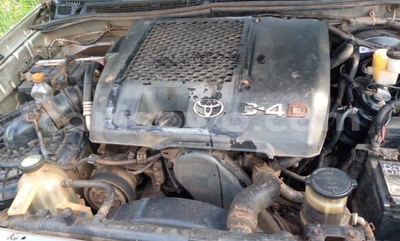 Ra Àlòkù Toyota Hilux Silver Ọkọ̀ in Cotonou ni Benin Ra Àlòkù Toyota Hilux Silver Ọkọ̀ in Cotonou ni Benin