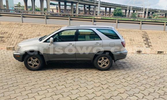 Acheter Occasion Voiture Lexus RX 300 Beige à Cotonou, Benin Acheter Occasion Voiture Lexus RX 300 Beige à Cotonou, Benin