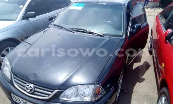 Sayi Na hannu Toyota Avensis Blue Mota in Cotonou a Benin Sayi Na hannu Toyota Avensis Blue Mota in Cotonou a Benin