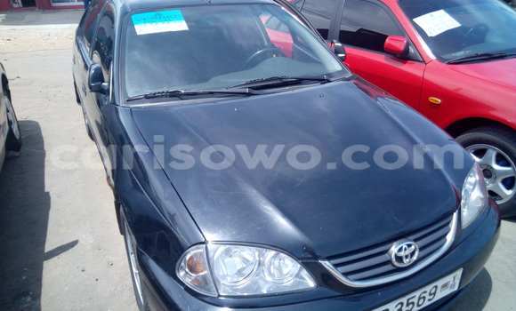 Sayi Na hannu Toyota Avensis Blue Mota in Cotonou a Benin Sayi Na hannu Toyota Avensis Blue Mota in Cotonou a Benin