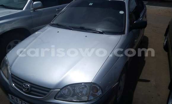 Sayi Na hannu Toyota Avensis Azurfa Mota in Cotonou a Benin Sayi Na hannu Toyota Avensis Azurfa Mota in Cotonou a Benin