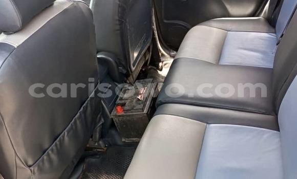 Ra Àlòkù Pontiac Vibe Blue Ọkọ̀ in Porto Novo ni Benin Ra Àlòkù Pontiac Vibe Blue Ọkọ̀ in Porto Novo ni Benin