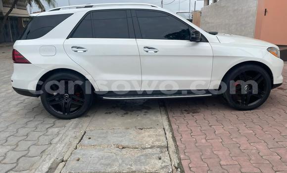 Ra Àlòkù Mercedes-Benz ML–Class funfun Ọkọ̀ in Porto Novo ni Benin Ra Àlòkù Mercedes-Benz ML–Class funfun Ọkọ̀ in Porto Novo ni Benin