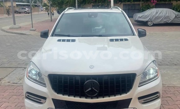 Ra Àlòkù Mercedes-Benz ML–Class funfun Ọkọ̀ in Porto Novo ni Benin Ra Àlòkù Mercedes-Benz ML–Class funfun Ọkọ̀ in Porto Novo ni Benin