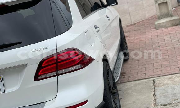 Ra Àlòkù Mercedes-Benz ML–Class funfun Ọkọ̀ in Porto Novo ni Benin Ra Àlòkù Mercedes-Benz ML–Class funfun Ọkọ̀ in Porto Novo ni Benin