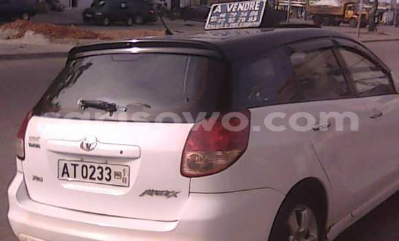 Acheter Occasion Voiture Toyota Matrix Blanc à Cotonou, Benin Acheter Occasion Voiture Toyota Matrix Blanc à Cotonou, Benin