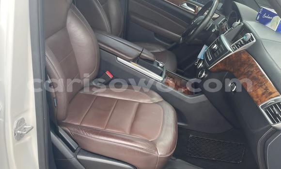 Sayi Na hannu Mercedes-Benz ML–Class White Mota in Cotonou a Benin Sayi Na hannu Mercedes-Benz ML–Class White Mota in Cotonou a Benin