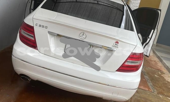 Acheter Occasion Voiture Mercedes-Benz C-klasse Blanc à Cotonou, Benin Acheter Occasion Voiture Mercedes-Benz C-klasse Blanc à Cotonou, Benin