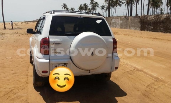Buy Used Toyota RAV4 White Car in Cotonou in Benign