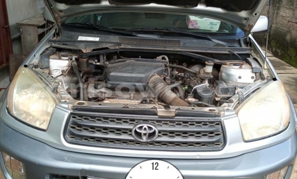 Ra Àlòkù Toyota RAV4 Silver Ọkọ̀ in Cotonou ni Benin Ra Àlòkù Toyota RAV4 Silver Ọkọ̀ in Cotonou ni Benin