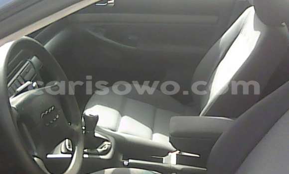 Sayi Na hannu Audi A4 Black Mota in Savalou a Benin Sayi Na hannu Audi A4 Black Mota in Savalou a Benin