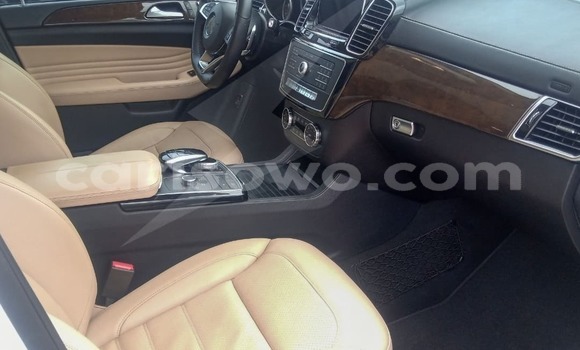 Ra Tuntun Mercedes-Benz GLE funfun Ọkọ̀ in Cotonou ni Benin Ra Tuntun Mercedes-Benz GLE funfun Ọkọ̀ in Cotonou ni Benin