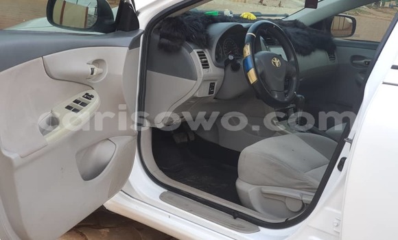 Ra Àlòkù Toyota Corolla funfun Ọkọ̀ in Abomey Calavi ni Benin Ra Àlòkù Toyota Corolla funfun Ọkọ̀ in Abomey Calavi ni Benin