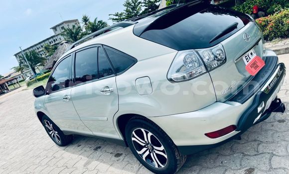 Sayi Na hannu Lexus RX 330 White Mota in Abomey Calavi a Benin Sayi Na hannu Lexus RX 330 White Mota in Abomey Calavi a Benin