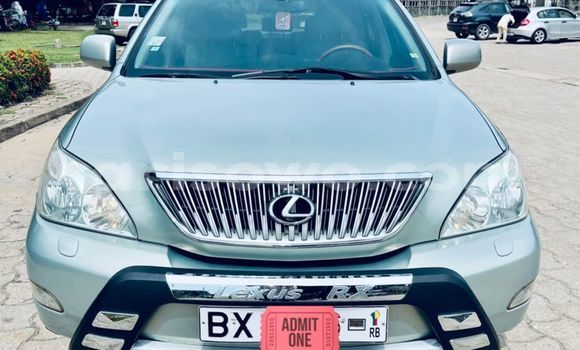 Sayi Na hannu Lexus RX 330 White Mota in Abomey Calavi a Benin Sayi Na hannu Lexus RX 330 White Mota in Abomey Calavi a Benin