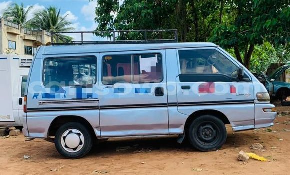 Sayi Na hannu Mitsubishi Van White Babbar mota in Abomey Calavi a Benin