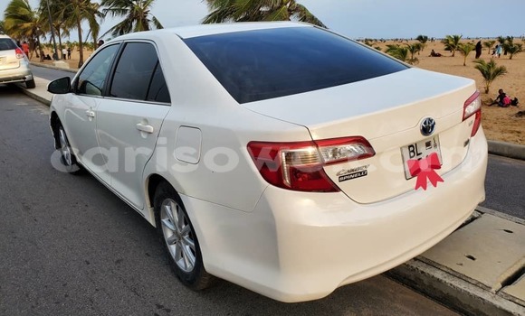 Ra Àlòkù Toyota Camry funfun Ọkọ̀ in Cotonou ni Benin Ra Àlòkù Toyota Camry funfun Ọkọ̀ in Cotonou ni Benin
