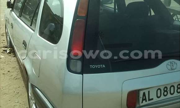 Acheter Occasion Voiture Toyota Corolla Gris à Cotonou, Benin Acheter Occasion Voiture Toyota Corolla Gris à Cotonou, Benin