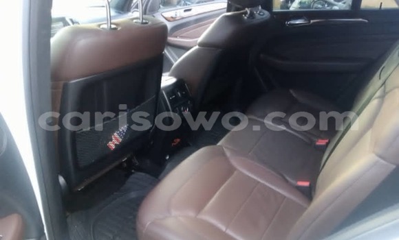 Ra Àlòkù Mercedes-Benz ML–Class funfun Ọkọ̀ in Abomey Calavi ni Benin Ra Àlòkù Mercedes-Benz ML–Class funfun Ọkọ̀ in Abomey Calavi ni Benin