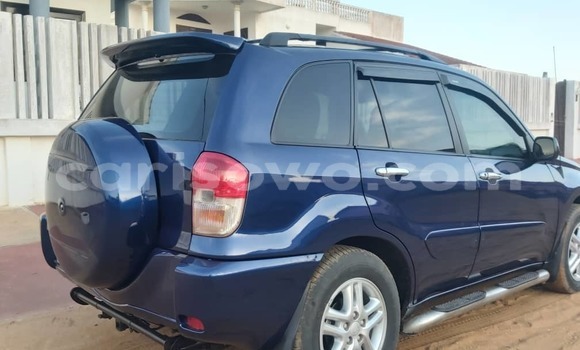Sayi Na hannu Toyota RAV4 Blue Mota in Cotonou a Benin Sayi Na hannu Toyota RAV4 Blue Mota in Cotonou a Benin