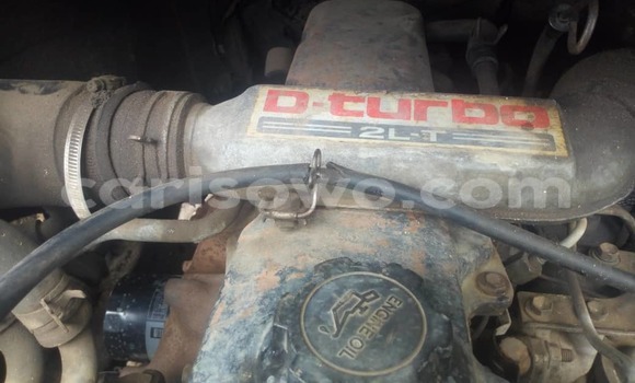 Ra Àlòkù Toyota Hiace Blue Ọkọ̀ in Cotonou ni Benin Ra Àlòkù Toyota Hiace Blue Ọkọ̀ in Cotonou ni Benin