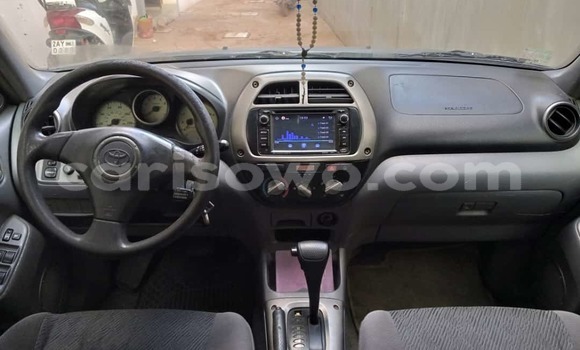 Ra Àlòkù Toyota RAV4 Silver Ọkọ̀ in Abomey Calavi ni Benin Ra Àlòkù Toyota RAV4 Silver Ọkọ̀ in Abomey Calavi ni Benin