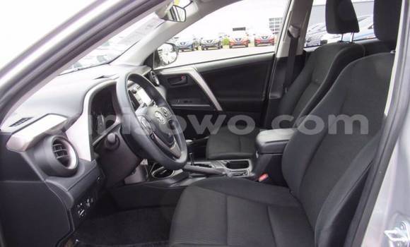 Acheter Import Voiture Toyota RAV4 Gris à Cotonou, Benin Acheter Import Voiture Toyota RAV4 Gris à Cotonou, Benin