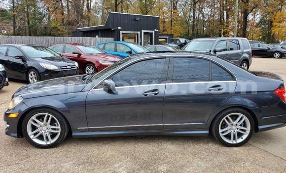 Acheter Import Voiture Mercedes-Benz 250 Gris à Porto Novo, Benin Acheter Import Voiture Mercedes-Benz 250 Gris à Porto Novo, Benin