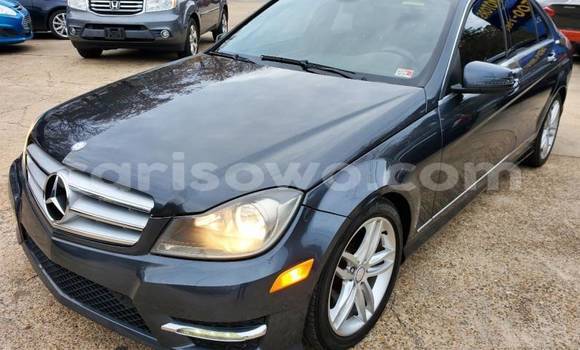 Acheter Import Voiture Mercedes-Benz 250 Gris à Porto Novo, Benin Acheter Import Voiture Mercedes-Benz 250 Gris à Porto Novo, Benin