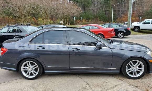 Acheter Import Voiture Mercedes-Benz 250 Gris à Porto Novo, Benin Acheter Import Voiture Mercedes-Benz 250 Gris à Porto Novo, Benin