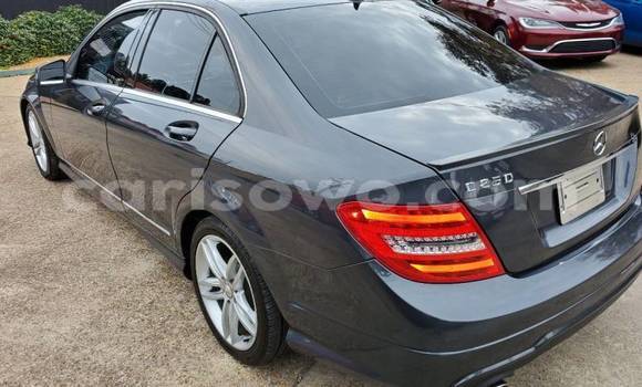 Acheter Import Voiture Mercedes-Benz 250 Gris à Porto Novo, Benin Acheter Import Voiture Mercedes-Benz 250 Gris à Porto Novo, Benin