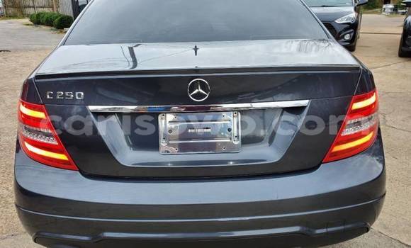 Acheter Import Voiture Mercedes-Benz 250 Gris à Porto Novo, Benin Acheter Import Voiture Mercedes-Benz 250 Gris à Porto Novo, Benin