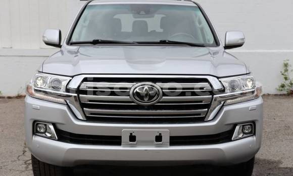 Acheter Import Voiture Toyota Land Cruiser Gris à Cotonou, Benin Acheter Import Voiture Toyota Land Cruiser Gris à Cotonou, Benin