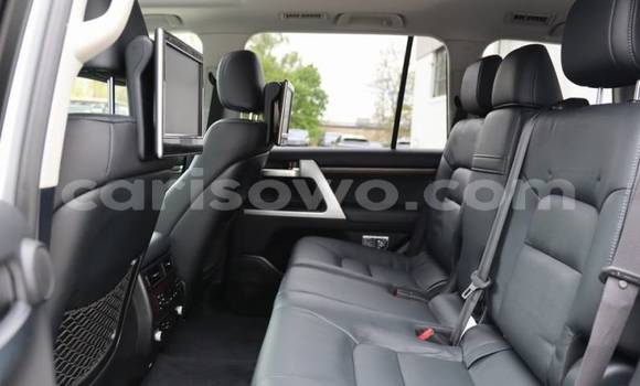 Acheter Import Voiture Toyota Land Cruiser Gris à Cotonou, Benin Acheter Import Voiture Toyota Land Cruiser Gris à Cotonou, Benin