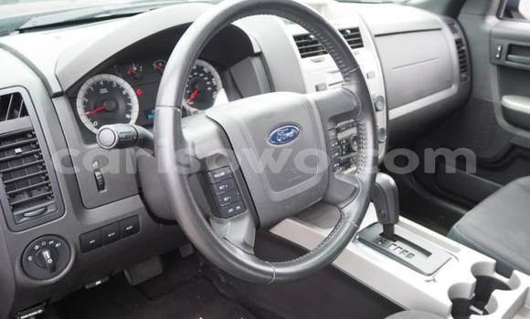 Acheter Import Voiture Ford Escape Noir à Porto Novo, Benin Acheter Import Voiture Ford Escape Noir à Porto Novo, Benin