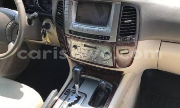 Acheter Import Voiture Toyota Land Cruiser Blanc à Cotonou, Benin Acheter Import Voiture Toyota Land Cruiser Blanc à Cotonou, Benin