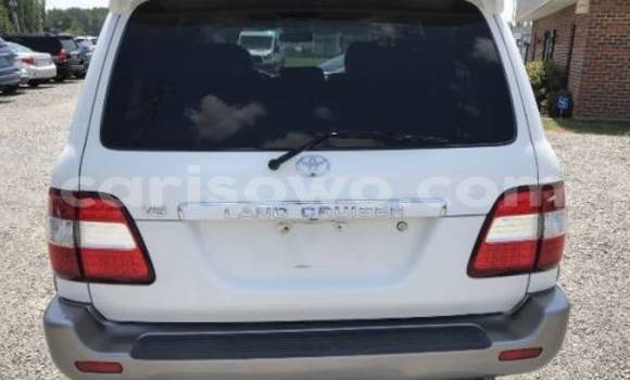 Acheter Import Voiture Toyota Land Cruiser Blanc à Cotonou, Benin Acheter Import Voiture Toyota Land Cruiser Blanc à Cotonou, Benin