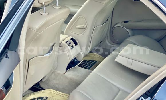 Ra Àlòkù Mercedes-Benz C–Class Black Ọkọ̀ in Abomey Calavi ni Benin Ra Àlòkù Mercedes-Benz C–Class Black Ọkọ̀ in Abomey Calavi ni Benin