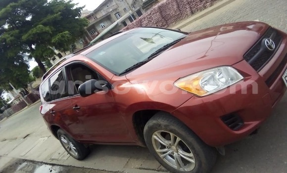 Acheter Occasion Voiture Toyota RAV4 Rouge à Cotonou, Benin Acheter Occasion Voiture Toyota RAV4 Rouge à Cotonou, Benin