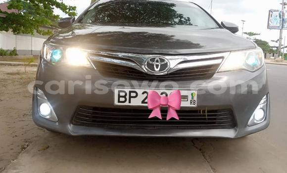 Sayi Na hannu Toyota Camry Azurfa Mota in Abomey Calavi a Benin Sayi Na hannu Toyota Camry Azurfa Mota in Abomey Calavi a Benin