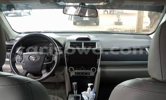 Sayi Na hannu Toyota Camry Azurfa Mota in Abomey Calavi a Benin Sayi Na hannu Toyota Camry Azurfa Mota in Abomey Calavi a Benin